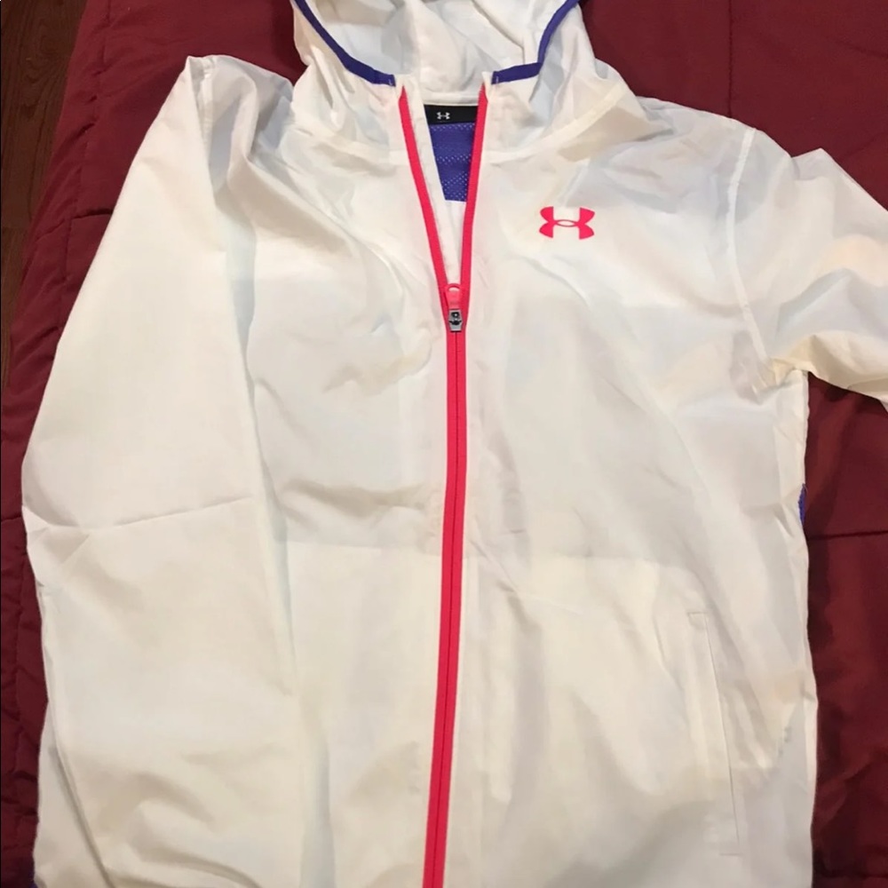 Windbreaker jacket/pull string